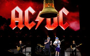 AC/DC AD 2025 - Brian Johnson i Angus Young na pierwszym planie
