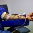 Badacze: Osocze ozdrowieńców zabija 99 proc. cząsteczek wirusa
