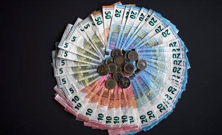 Cavatina wypuszcza dług w euro