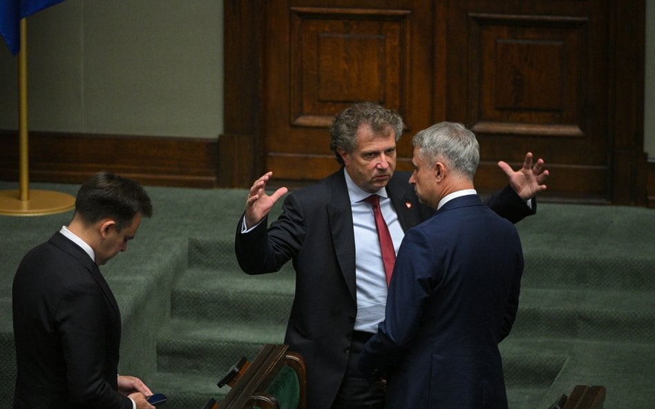 Deficyt budżetu przekroczył 123 mld zł. Niepokojąco słabe wpływy z VAT