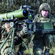 Żołnierze Bundeswehry z wyrzutnią ppk EuroSpike LR.