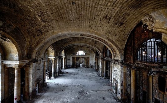 Wnętrza dworca Michgan Central Station w 2009 roku.