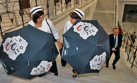 O weto najbardziej prosili prezydenta związkowcy. – Ze względu na dobro pacjentów – przekonują siost