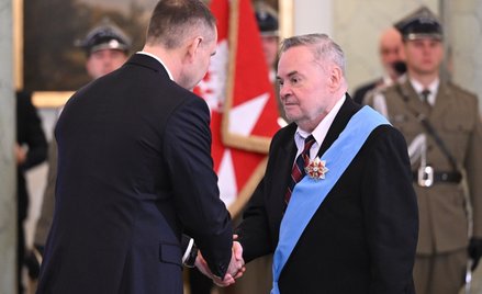 Prezydent Karol Nawrocki i odznaczony Orderem Orła Białego pisarz Waldemar Łysiak
