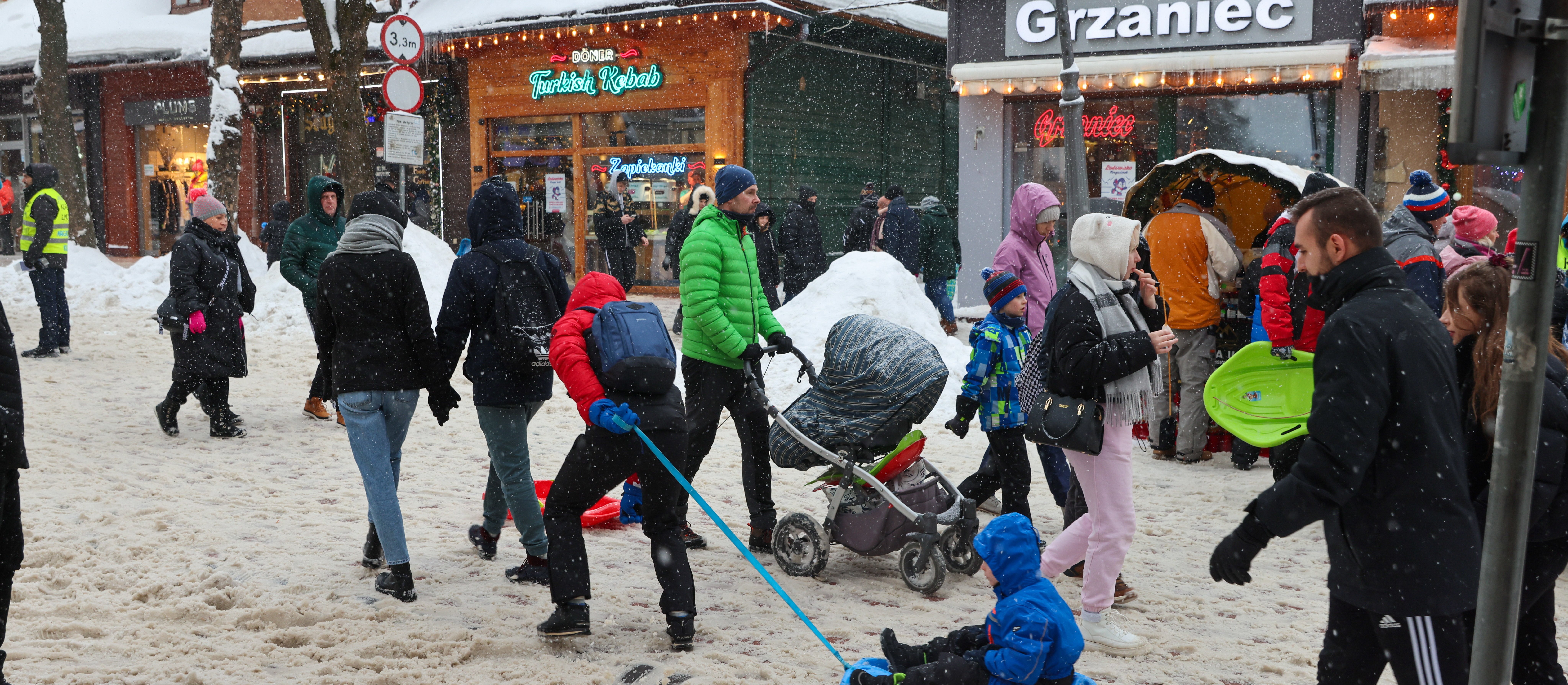 Polacy w (zimowej) podróży. Dokąd wyjadą, z kim, za ile i dlaczego właśnie tam?