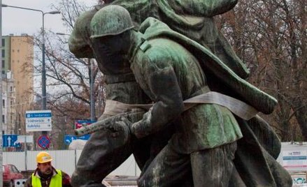W Warszawie trwa spór o tzw. czterech śpiących