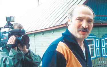 Aleksander Łukaszenko w Szkłowie (w sowchozie Haradziec w rejonie szkłowskim był dyrektorem), dzień 