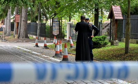 Miejsce ataku nożownika na terenie opactwa przy ulicy Benedyktyńskiej w Jarosławiu
