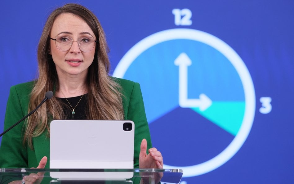 Minister rodziny, pracy i polityki społecznej Agnieszka Dziemianowicz-Bąk