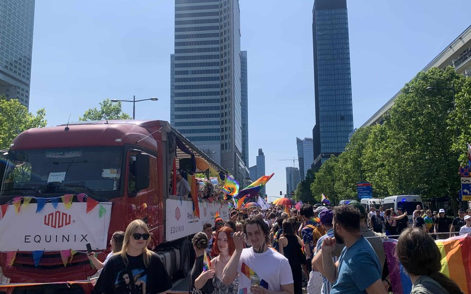 Platforma firmy Equinix, jednego z partnerów Parady Równości