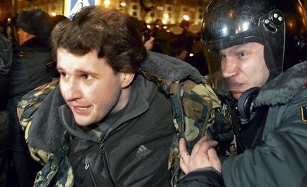 W Moskwie (zdjęcie) i Petersburgu doszło do starć demonstrantów z policją.