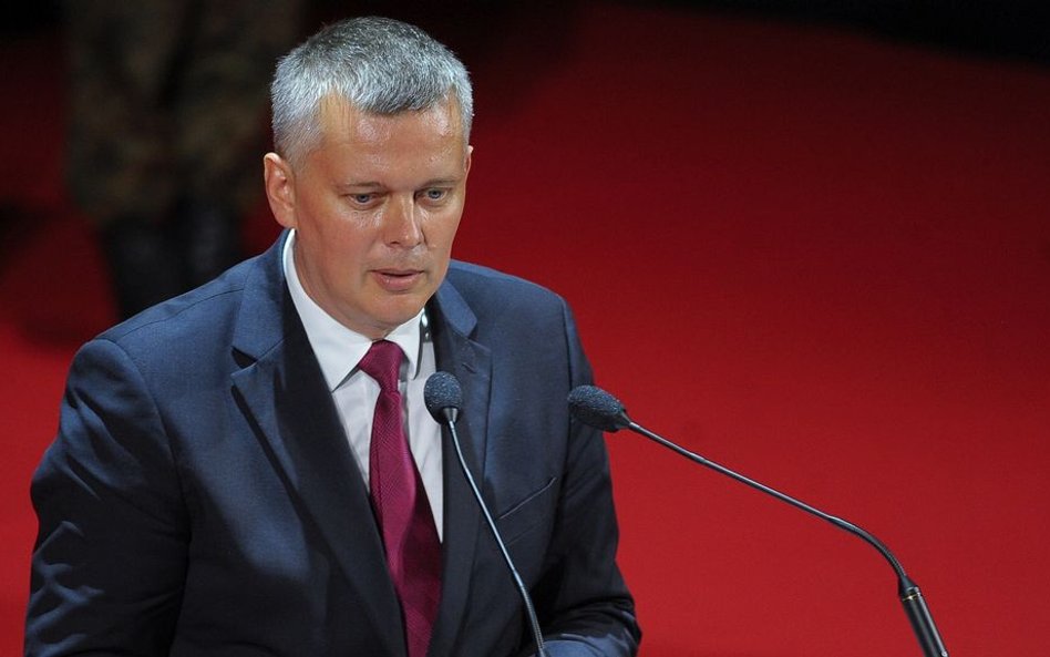 Siemoniak o WOT: Weekendowcy w mundurach