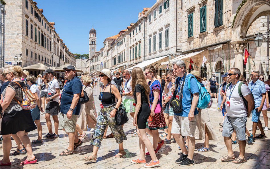 Dubrownik przyhamowuje turystykę. „Chcemy być żywym miastem, a nie scenografią dla turystów”