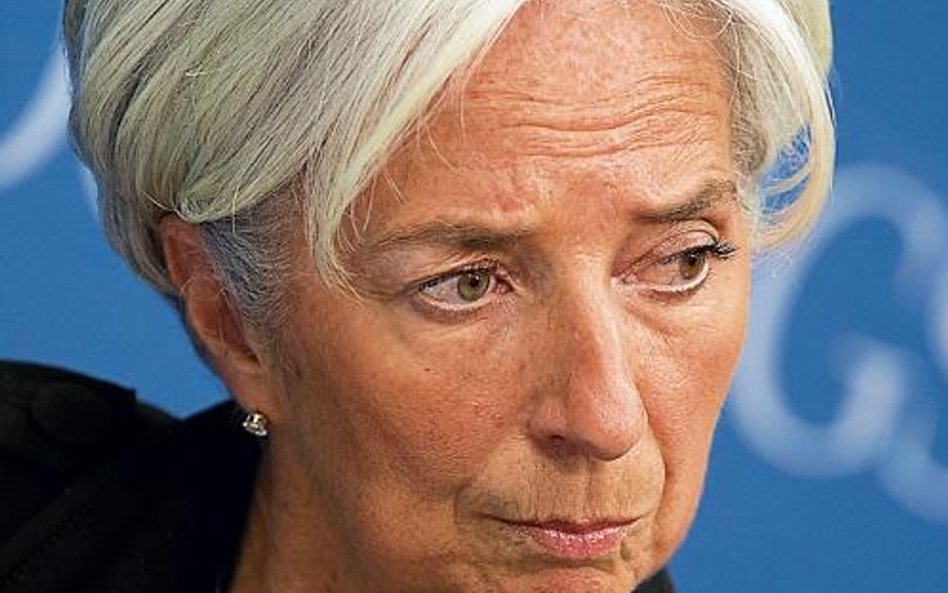 Christine Lagarde, szefowa MFW, wskazuje, że Europejski Bank Centralny powinien zdecydować się nawet