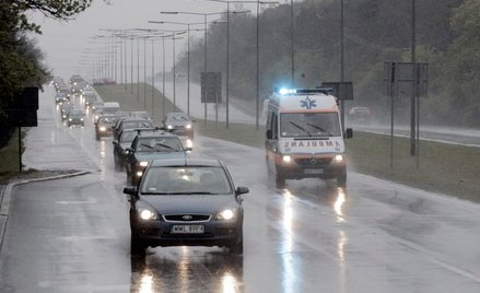 Uprzywilejowane auta nie rządzą na drodze
