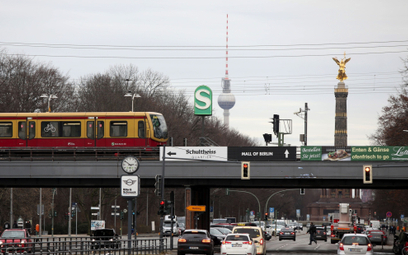 Niemcy ścinają ceny biletów transportu publicznego. Tak walczą z rosyjską ropą