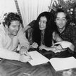 Allen Klein z Yoko Ono i Johnem Lennonem