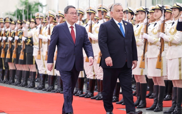 Premierzy Chin Li Qiang i Węgier Viktor Orbán.