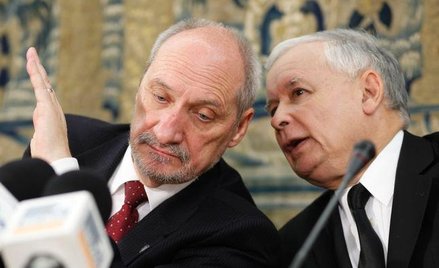 Jarosław Kaczyński i Antoni Macierewicz (zdjęcie z 2013 roku)