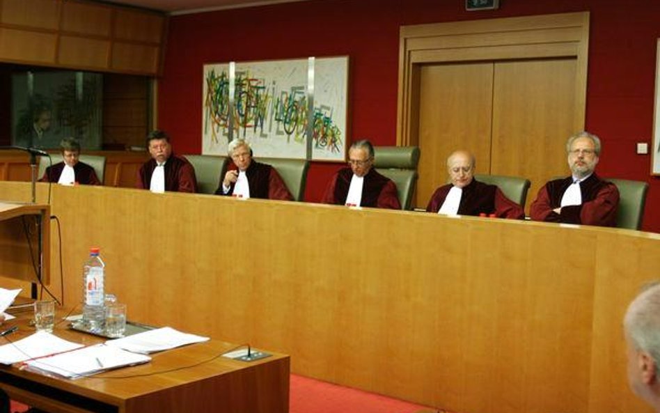 Unijny Trybunał zbada przepisy o przetargach