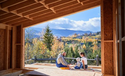 Marzenia, ogród, lokata kapitału. Dlatego budujemy domy