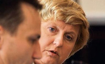 Anna Fotyga, szefowa Kancelarii Prezydenta, twierdzi, że minister spraw zagranicznych Radosław Sikor