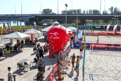 Mistrzów Polski Młodzików 2025 w siatkówce plażowej poznamy po dwóch dniach intensywnej rywalizacji