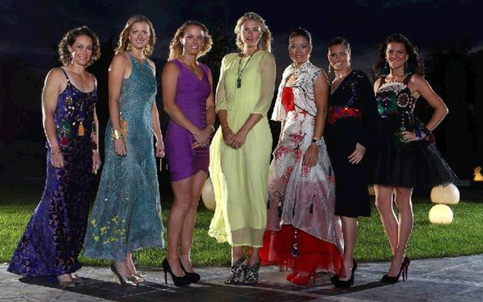 Uczestniczki turnieju odświętnie. Od lewej: Samantha Stosur, Petra Kvitova, Karolina Woźniacka, Mari