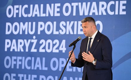 Prezes PKOl Radosław Piesiewicz przemawia podczas otwarcia Domu Polskiego w Paryżu, 26 b