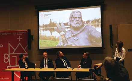 Na konferencji w Muzeum Historii Polski w Warszawie wystąpili wspólnie prezydent Gniezna Michał Powa