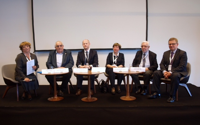 Uczestnicy debaty „Rzeczpospolitej Życia Regionów” rozmawiali m.in. o plusach i minusach budżetów ob