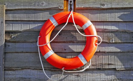 Ustka: Pijani ukradli koła ratunkowe