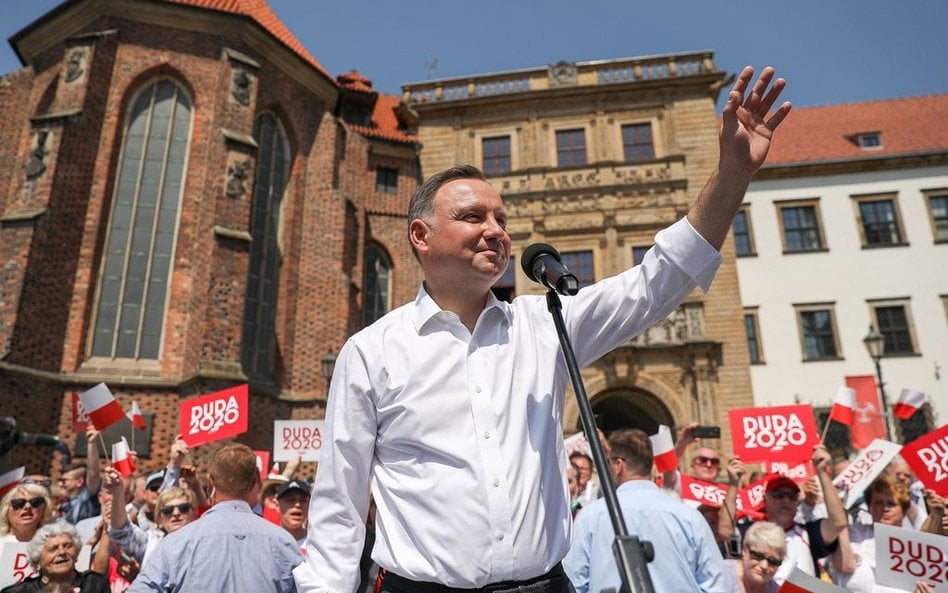 Andrzej Duda o LGBT: Próbują wmówić, że to ludzie. To ideologia