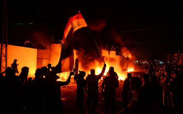 W Iraku podpalono konsulat Iranu. Bagdad ubolewa