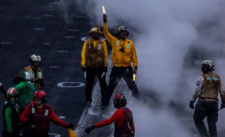 Marynarka wojenna USA na pokładzie lotniskowca klasy Nimitz USS Abraham Lincoln