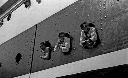 Niezależnie od sytuacji międzynarodowej polskie statki pływały na Zachód, a zachodnie wpływały do po