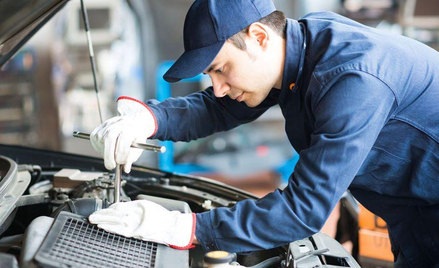 PMI Polski w sierpniu 2019 r. Przemysł ciągle zwalnia ludzi