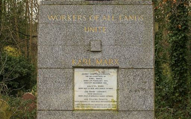 Londyn: Wandale znów zostawili ślad na grobie Marksa