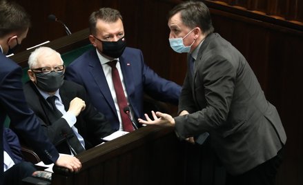 Sondaż: PiS utrzymuje przewagę nad opozycją