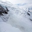 Lawina lodowca Trift w ośrodku narciarskim Hohsaas nad miejscowością Saas-Grund, 2017 r..