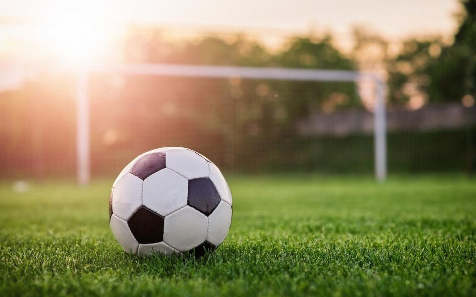Szczepłek: Zaściankowa liga