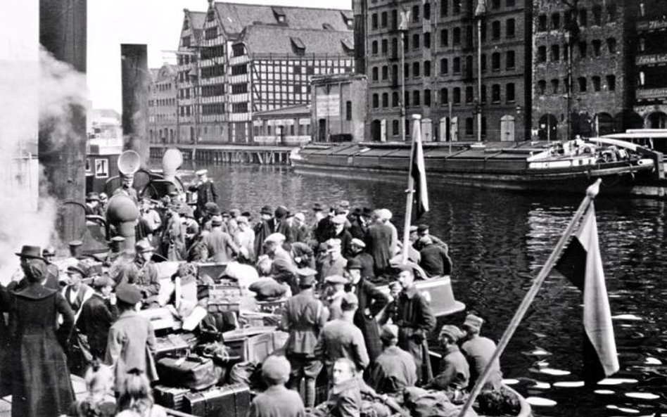 Gdańsk, wrzesień 1920. Delegacja polska w drodze na negocjacje pokojowe z bolszewikami