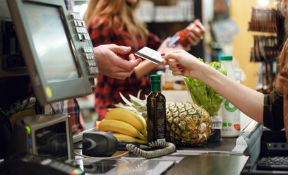 Sprzedaż detaliczna w lutym w Polsce nieco poniżej prognoz