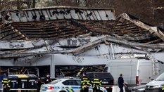 Zniszczona hala firmy zbrojeniowej w Pardubicach