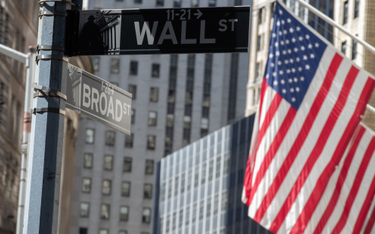 Kary na Wall Street za paplanie o pracy