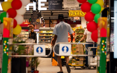 Francuska sieć supermarketów uratowana przez czeskiego miliardera