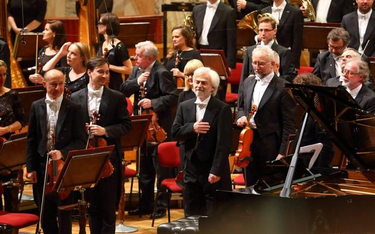 Krystian Zimerman i orkiestra Filharmonii Narodowej w koncercie inauguracyjnym.