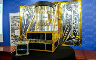 HyperSat to modułowa, uniwersalna platforma satelitarna, która, zaopatrzona w specjalistyczne instru