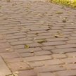 Sąd: gmina odpowiada za wystającą kostkę na ulicy