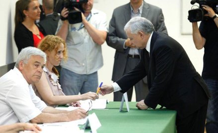 Prezes PiS Jarosław Kaczyński podczas głosowania w swojej komisji